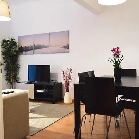Family House Appartamento Lisbona